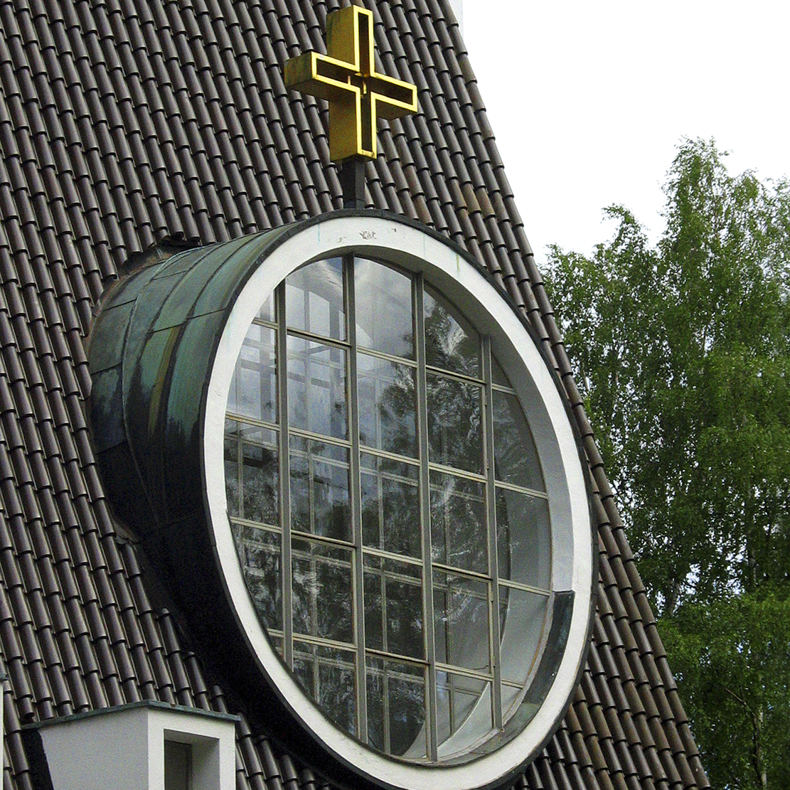 Rajamäen kirkon Kristus-ikkuna.jpg