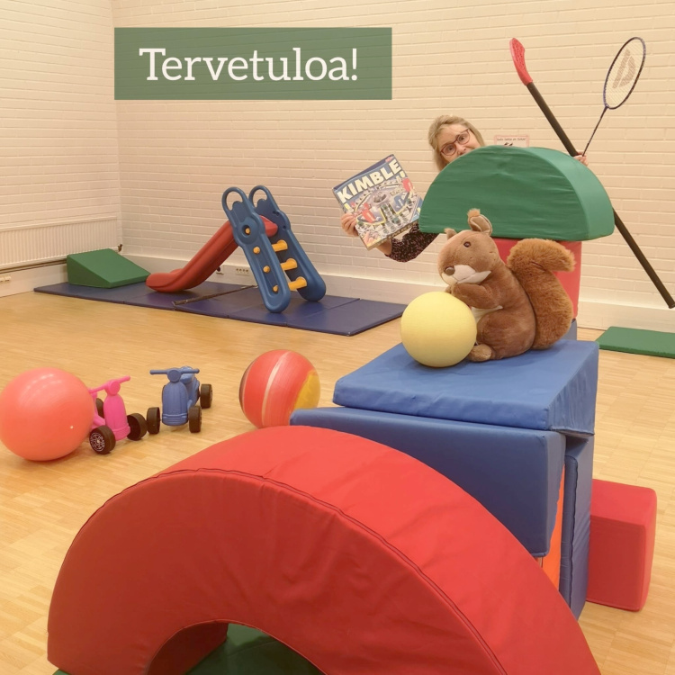 Perheiden peli- ja leikki-ilta Peli-illassa pelaillaan lautapelejä ja liikutaan vauhdikkaasti monitoimisalissa